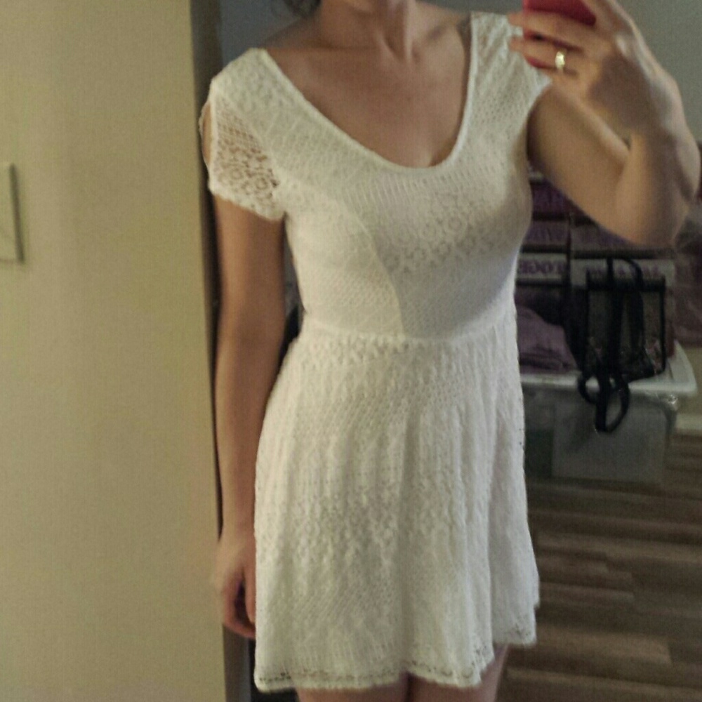 Romantic White Lace Dress - Picture 4 of 5